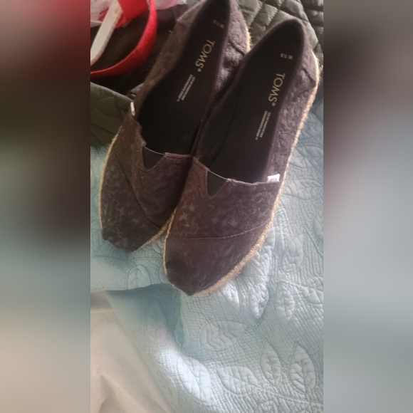 Women shoes - Picture 1 of 3